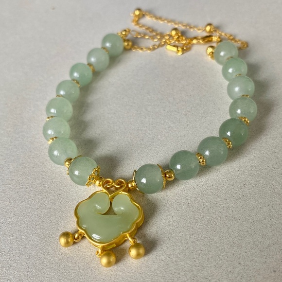 GREEN JADE/925 GOLD TRADITIONAL CHINESE BRACELET W/ JADE LOTUS DROP - Picture 7 of 11